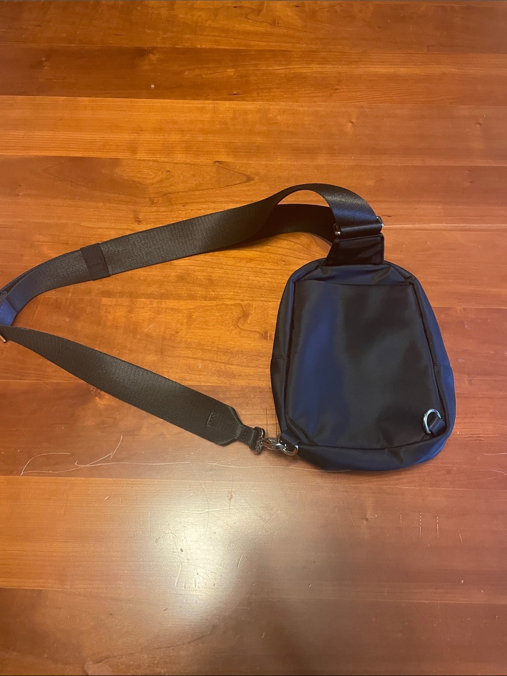 lululemon athletica Everywhere Sling Bag Small 2L - Picture 7 of 10